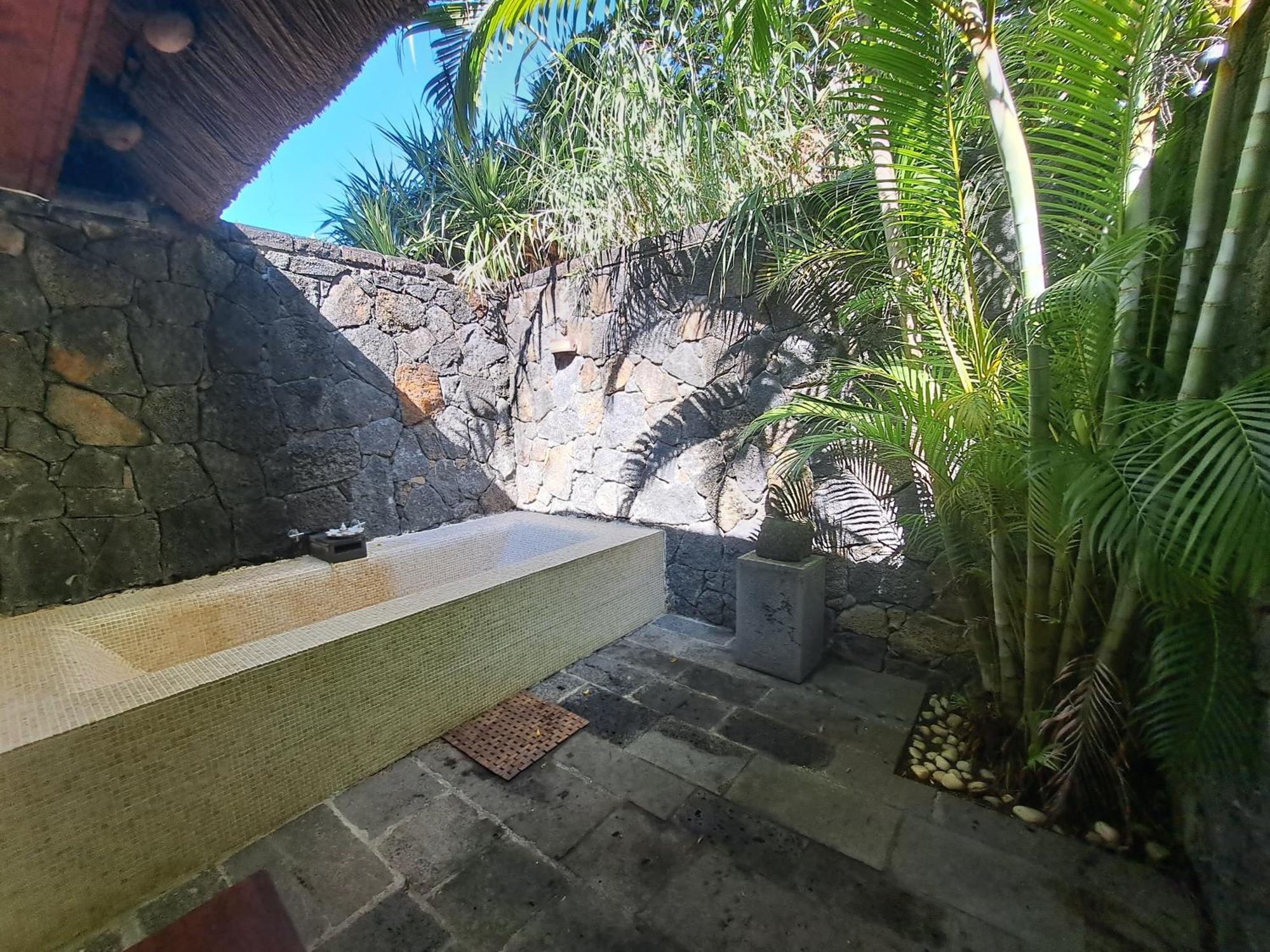 Clair De Lune - Private 2 Bedrooms Beachfront Villa Trou d'Eau Douce Zewnętrze zdjęcie